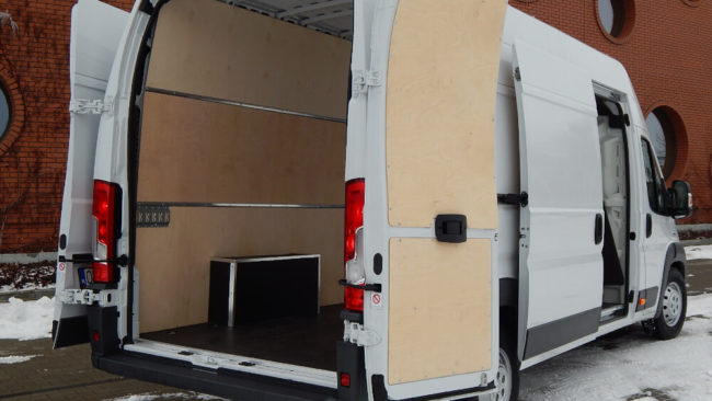 Wynajem auta na przeprowadzkę Wynajem auta na przeprowadzkę