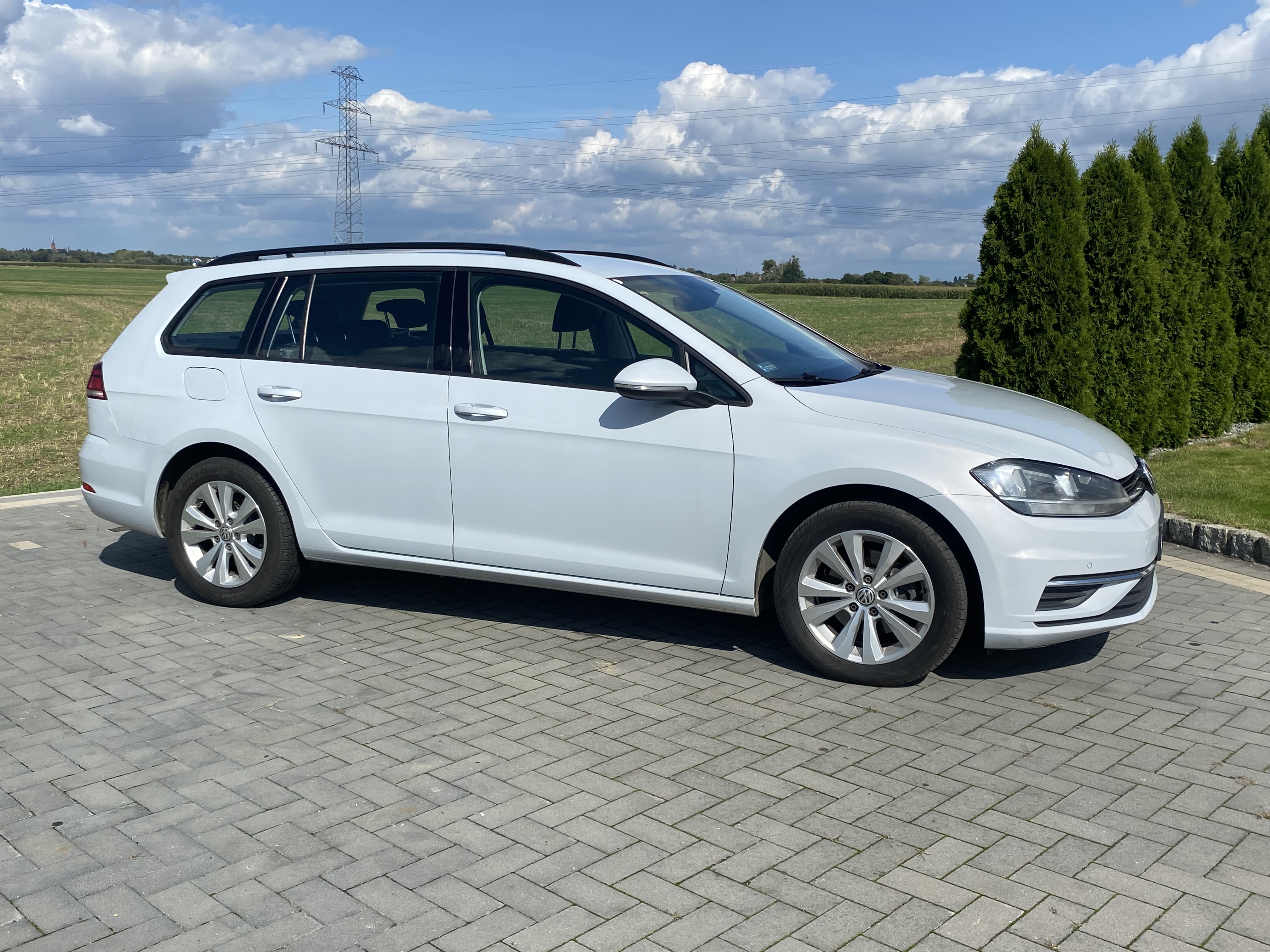 Volkswagen Golf VII hatchback - wynajem krótko i długoterminowy Opole,  Katowice, Wrocław - Regina Tour